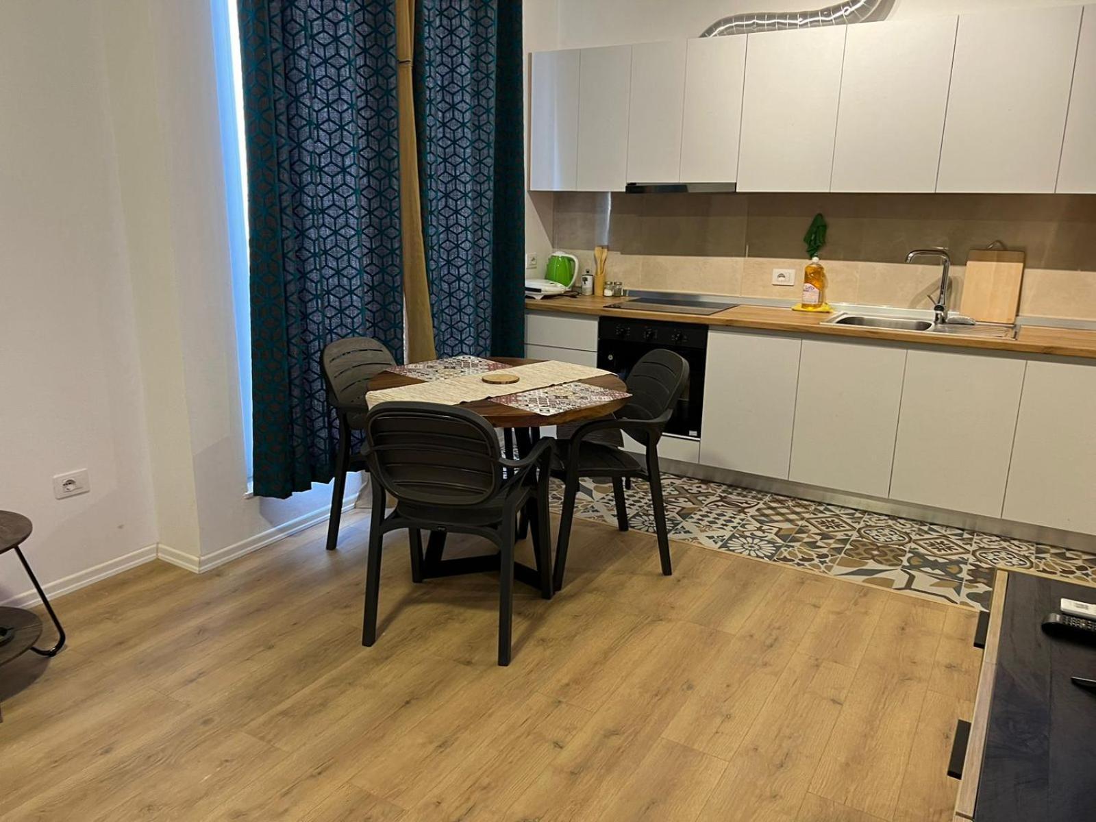 Thyamis Apartment Тирана Экстерьер фото