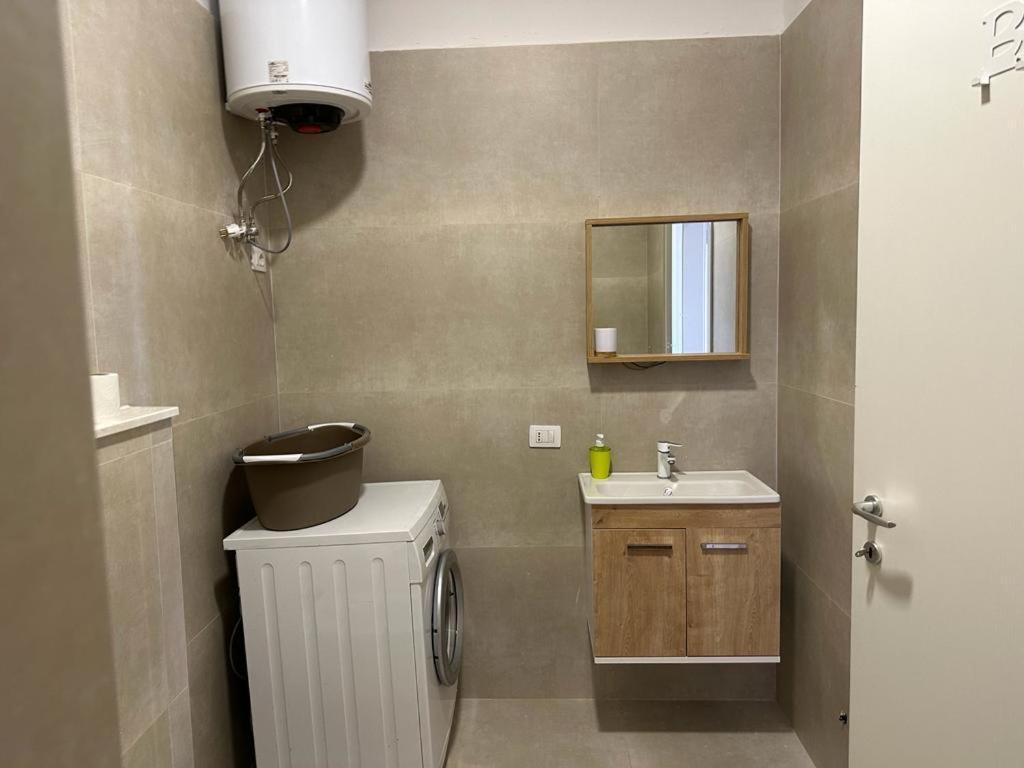 Thyamis Apartment Тирана Экстерьер фото
