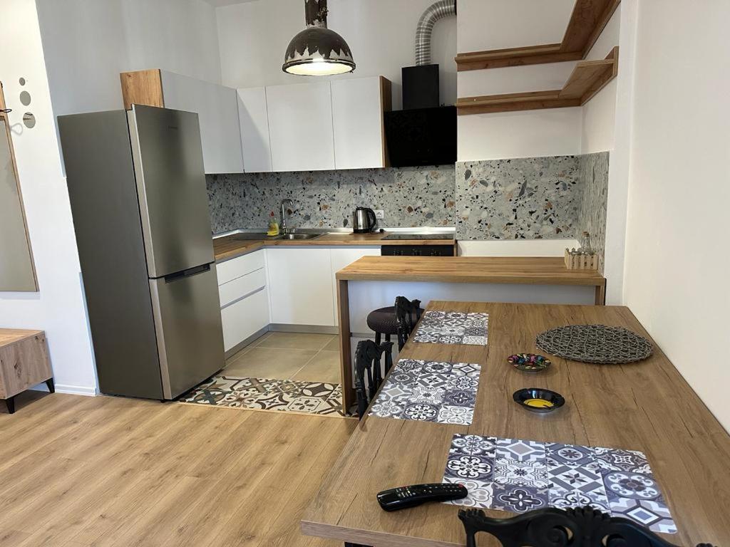 Thyamis Apartment Тирана Экстерьер фото