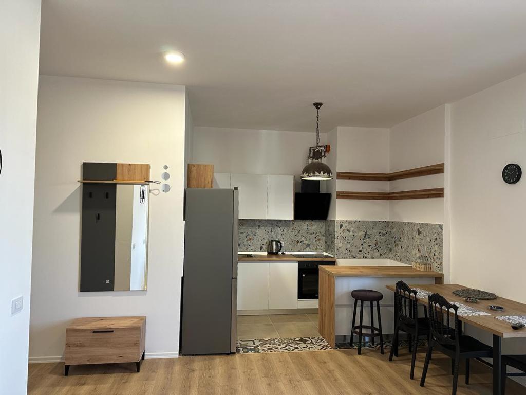 Thyamis Apartment Тирана Экстерьер фото