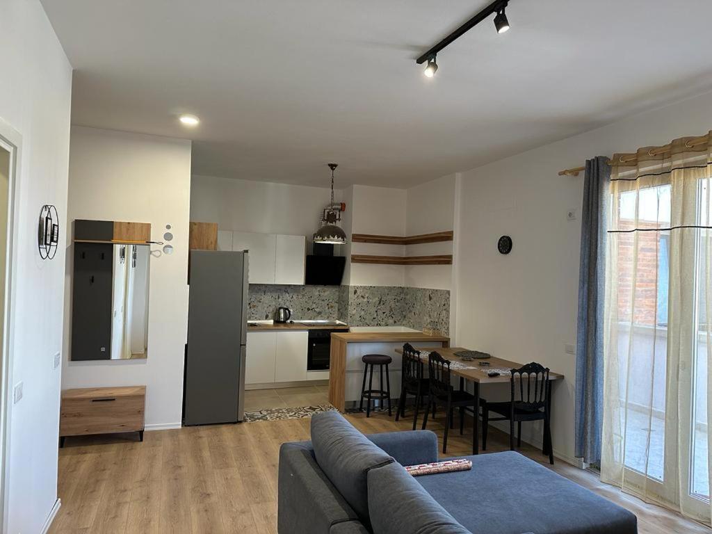 Thyamis Apartment Тирана Экстерьер фото